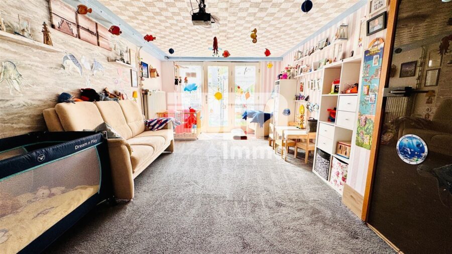 Teilsaniertes Einfamilienhaus mit Anbauten + Nebengebäude auf 1.600 m² Traumgartengrundstück - Souterrain Hobbykeller beheizt